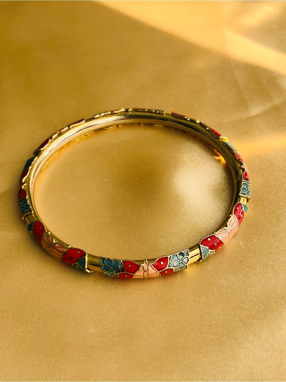 ✨ Vintage Segmented Cloisonné Enamel Floral Bangle Bracelet! ✨